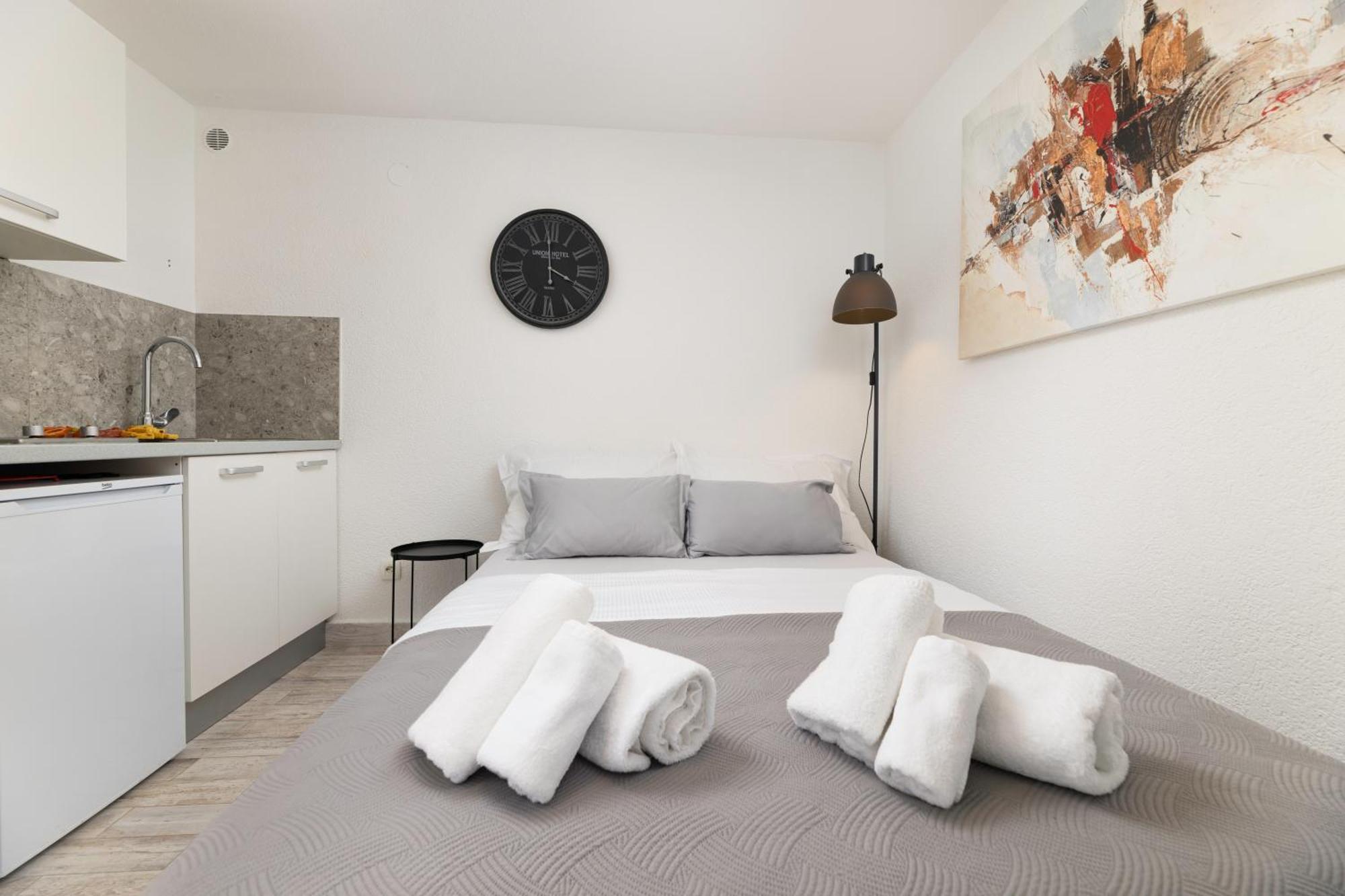 Apartments Lacrima ชิโล ภายนอก รูปภาพ